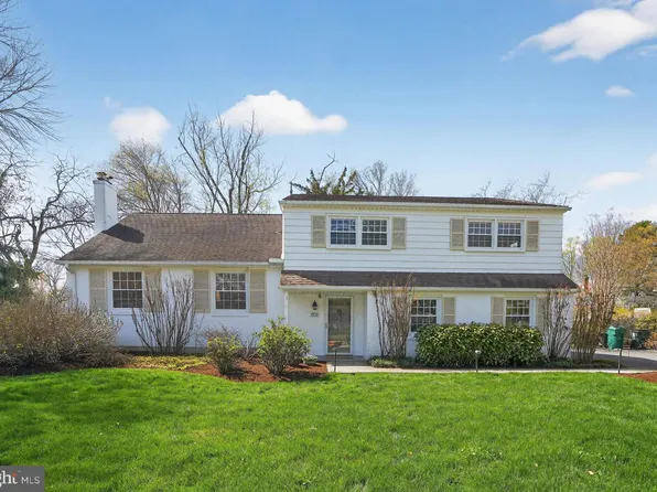 211 Fairfield Dr, Wallingford, PA 19086