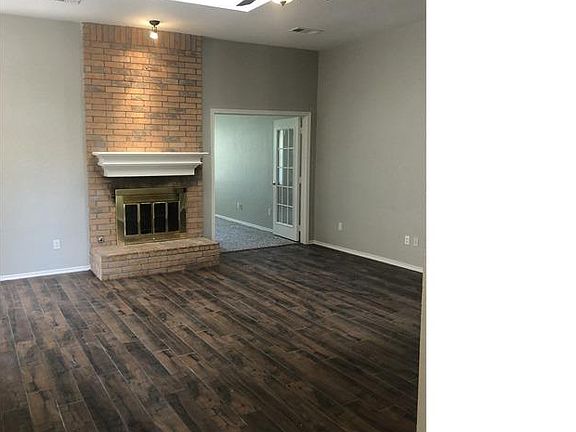2nd image of 2120 Highwood St
