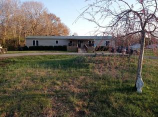 950 Shady Grove Rd, Clarksville, TN 37043