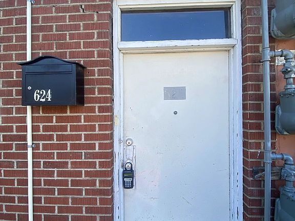 2nd image of 624 SE Main St