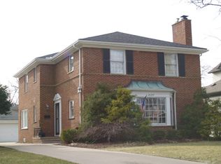 26399 York Rd, Huntington Woods, MI 48070