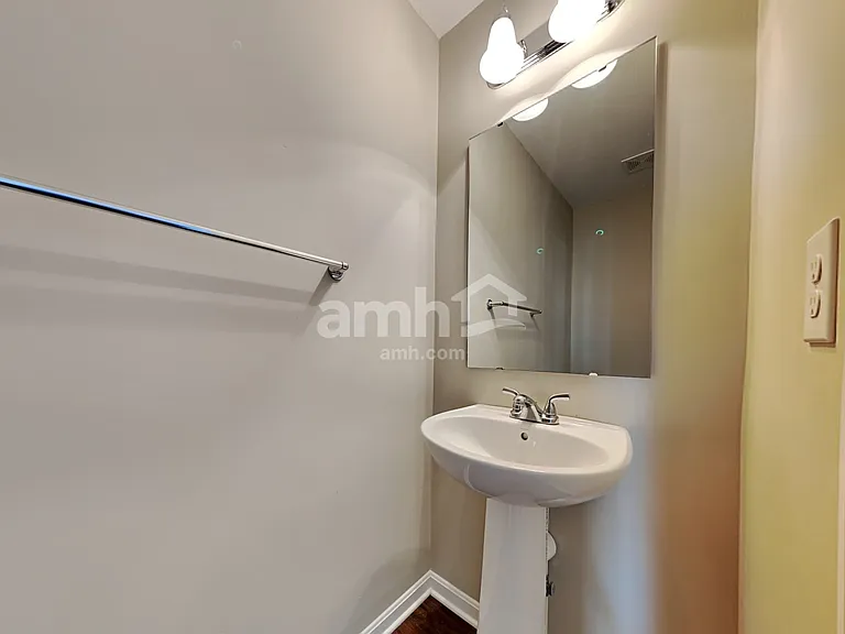 5454 Windsor Ct — Photo 10