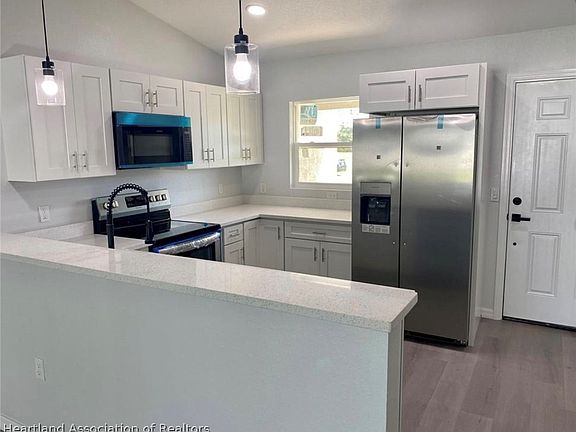 3rd image of 5722 Granada Blvd