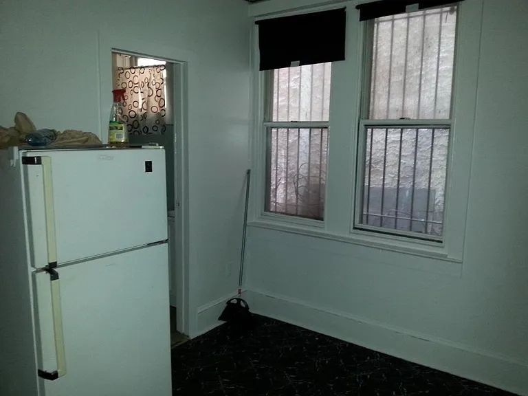 212 S 60th St #1 — Photo 2