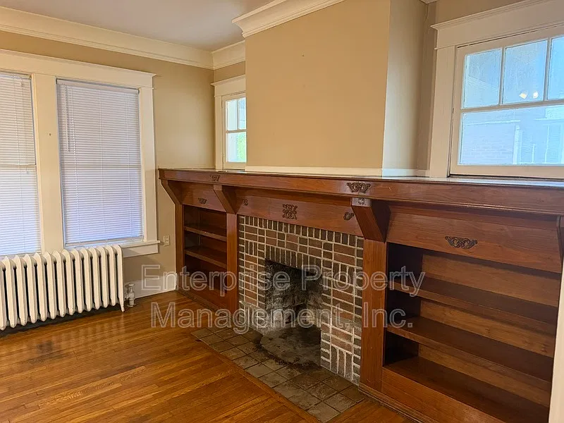 2380 Parkway Pl — Photo 3