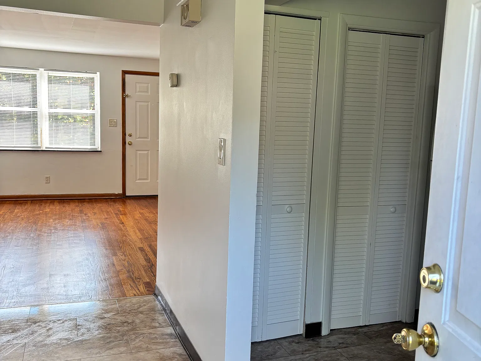 2 bed, 900 sqft, $995 — Photo 3