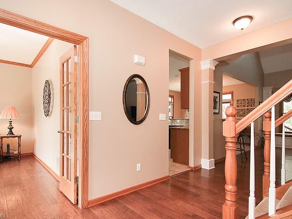 2nd image of 9050 Lakeview Dr