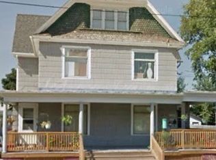 1124 S 7th St APT C, Manitowoc, WI 54220