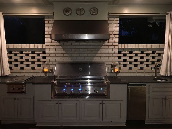 porch/kitchen/grill (huge!)