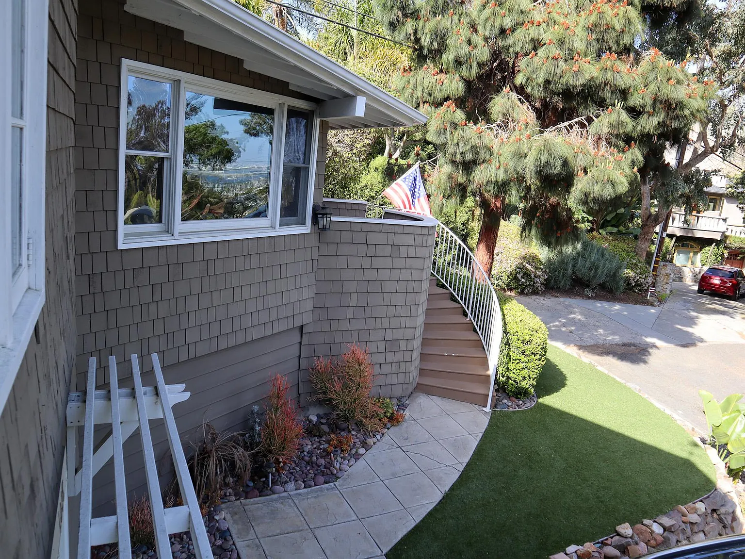 4 bed, 2331 sqft, $7,950 — Photo 4