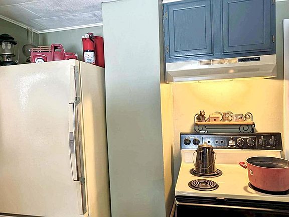 5th image of 1833 Highway 13