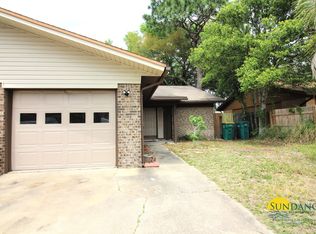 27 12th Ave, Shalimar, FL 32579