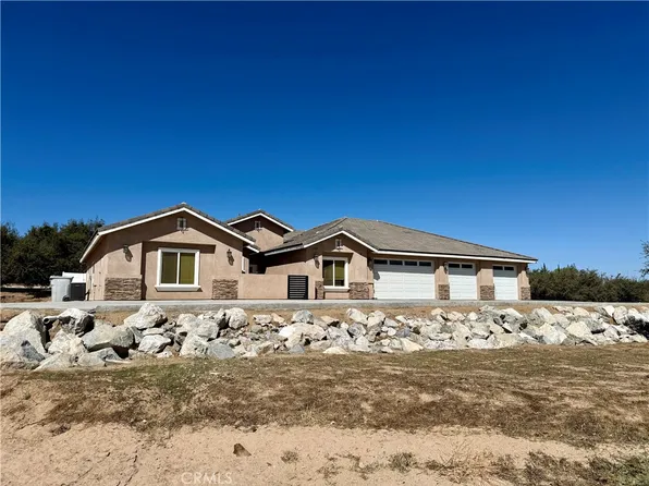 5826 Casita Ave, Oak Hills, CA 92344