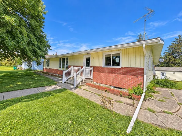 202 W Main St, Ceylon, MN 56121