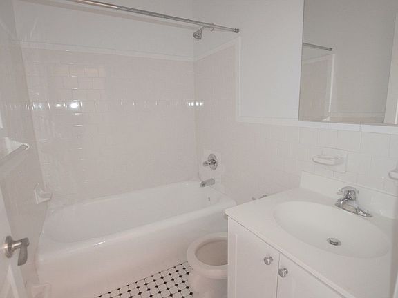 5th image of 166 2nd Ave APT 4B