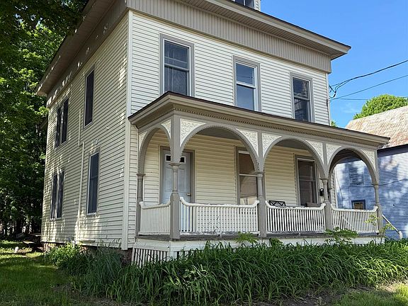 3rd image of 9 Washington St