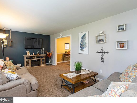 3rd image of 317 De Rose Ct