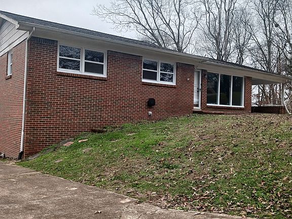 4th image of 120 Magnolia St