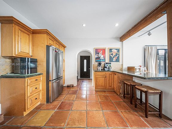 5th image of 10141 Woodbury Ct