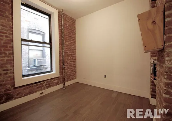 Rented by REAL New York | media 18