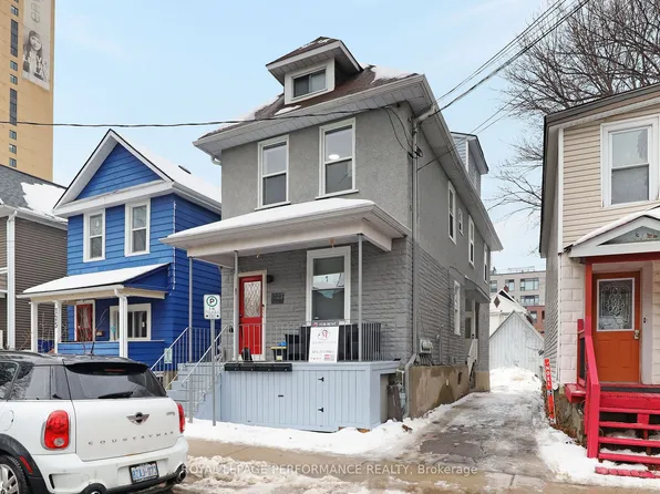 123 Pamilla St W #4, Ottawa, ON K1S 3K9