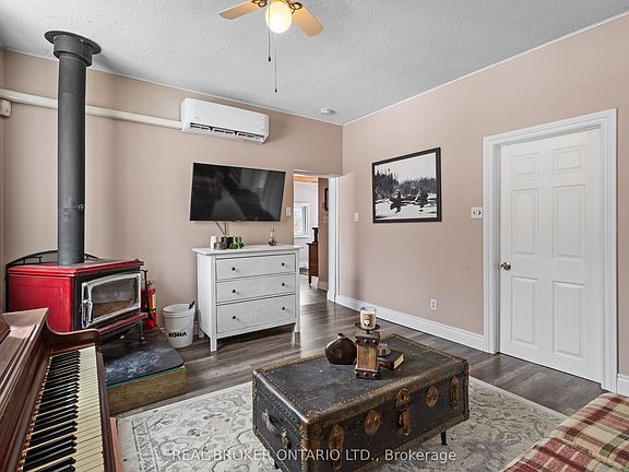 5th image of 1114 Scotch Corners Rd