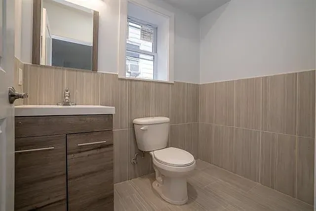 170 Webster Ave #1 — Photo 16