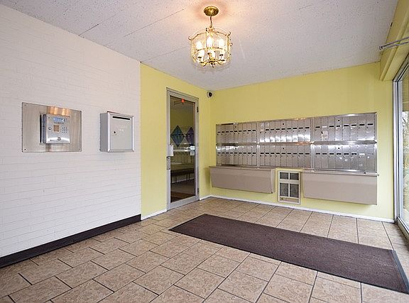5th image of 315 Marengo Ave APT 3J