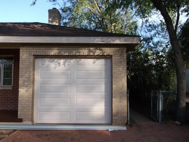 305 Crestone Ave — Photo 2