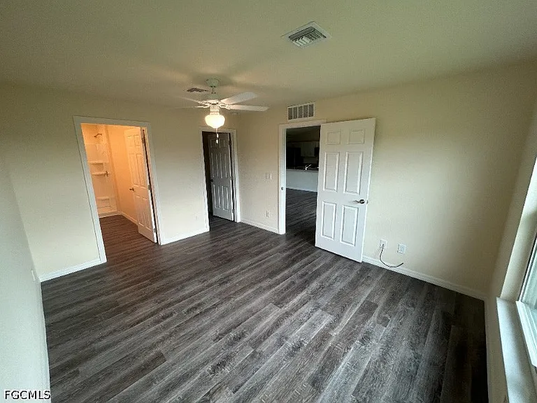 9004 Lamkin Ct — Photo 6