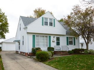 695 Pendley Rd, Willowick, OH 44095