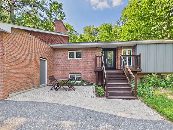 4th image of 1060 Golden Beach Rd