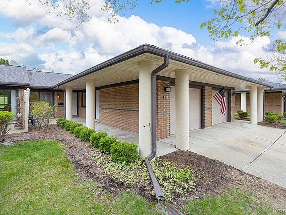 2nd image of 936 Wexford Way
