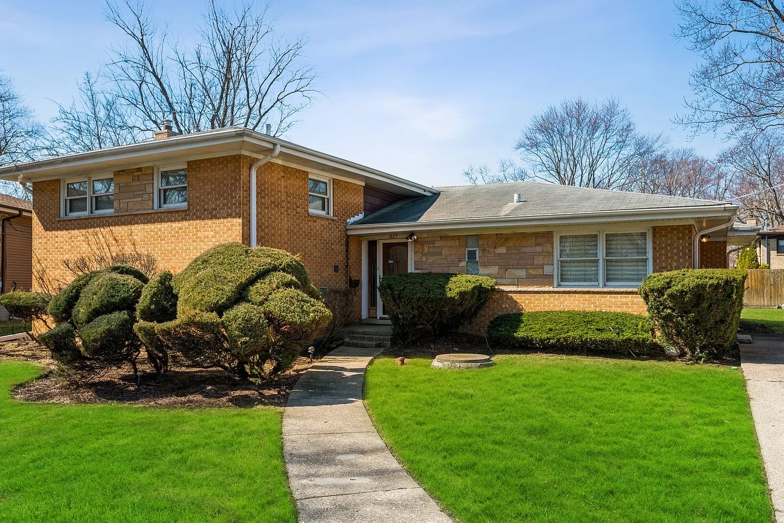 827 Lacrosse Ct photo 1