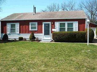 6910 N Pine St, Davenport, IA 52806