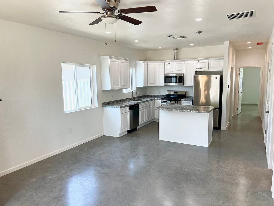 Open floorplan, kitchen, dining and living