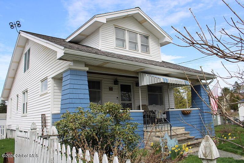 2nd image of 19 Hemstreet Ave Avenue