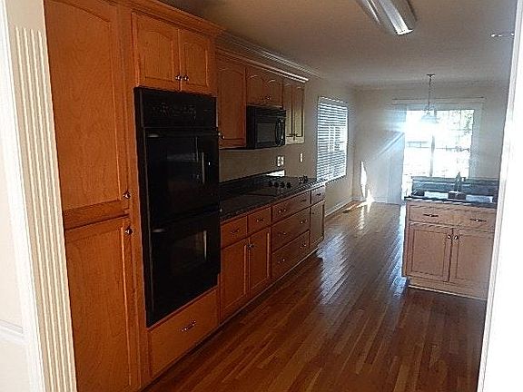 2nd image of 3625 Belvidere Ct