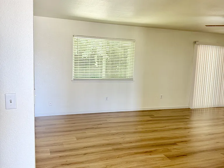814 S Cindy St — Photo 12