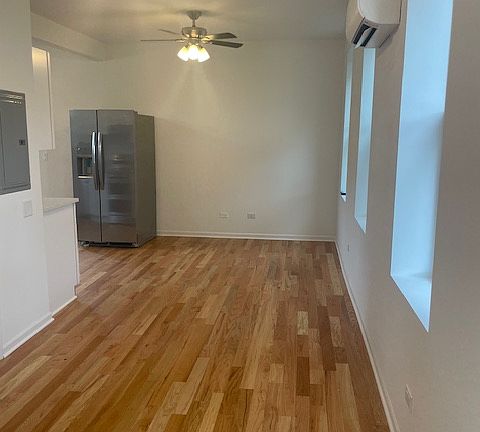 3rd image of 1510 N Elston Ave #2R