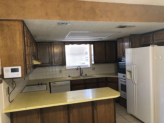 2nd image of 4616 Redbud Ave