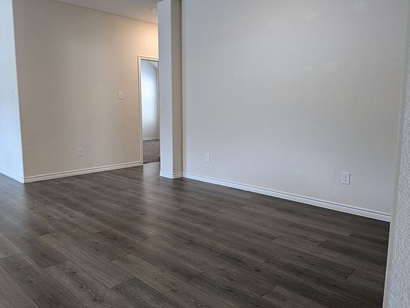 5th image of 1125 Goldfinch Dr