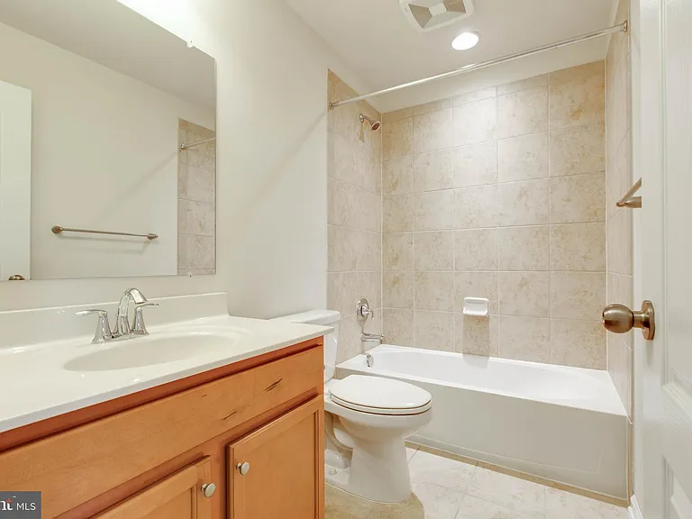 1022 Linden Dr — Photo 32