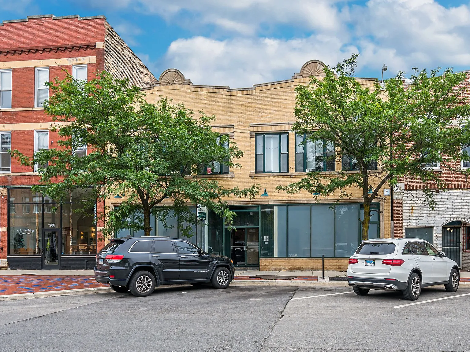 2 bed, $2,400 — Photo 1