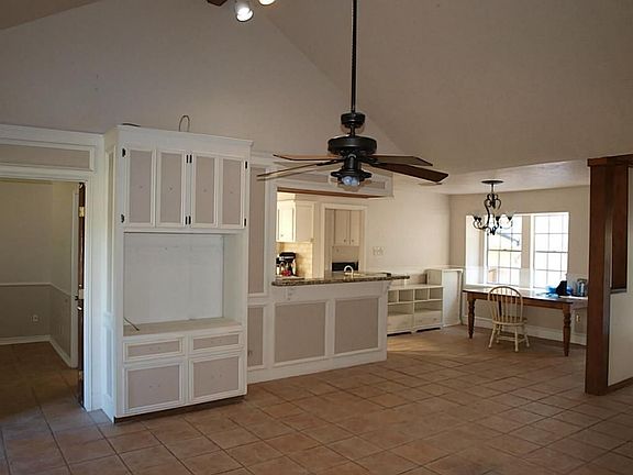 VAULTED CEILING