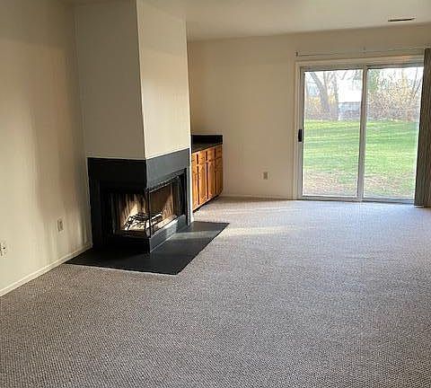 4th image of 40 Malibu Dr
