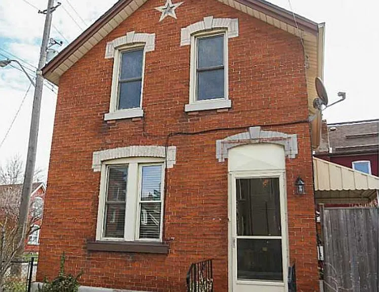 24 Ashley St — Photo 1