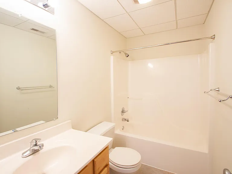Scholar's Quad Collegiate Apartments — Photo 52