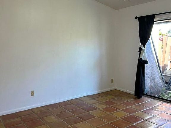 5th image of 22682 Vistawood Way