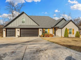 2561 Peck Rd, Pea Ridge, AR 72751